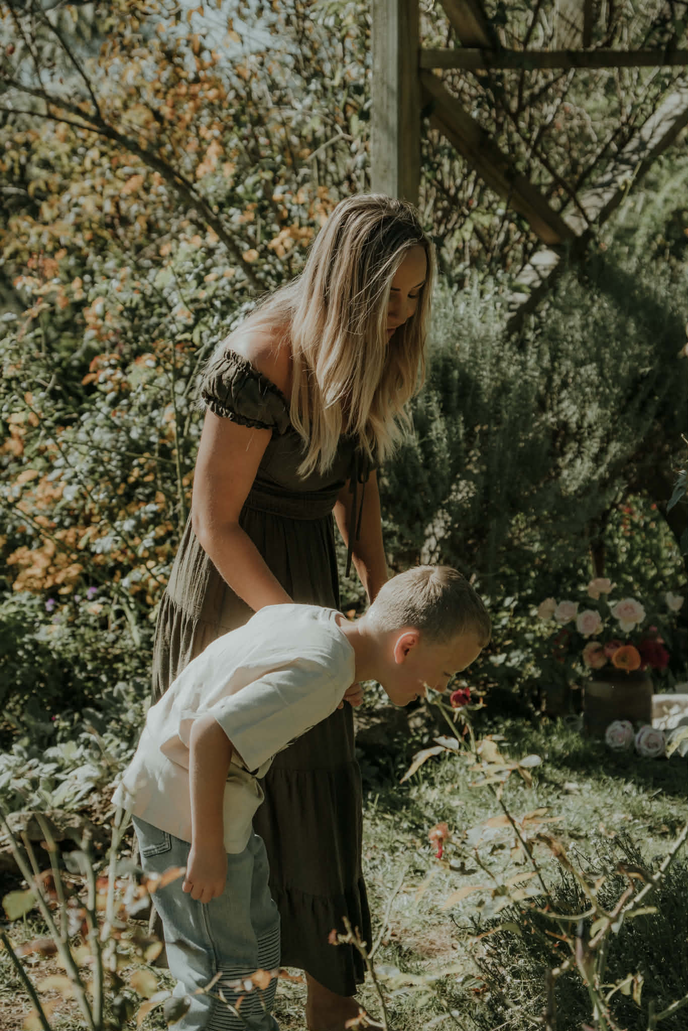 Sara and Rocco looking at the flowers